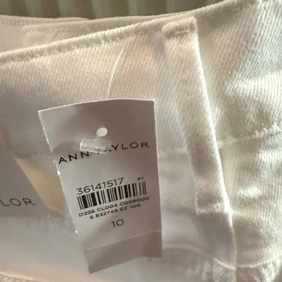 Ann Taylor Women's White Wide Leg Crop Jeans - Picture 4 of 4